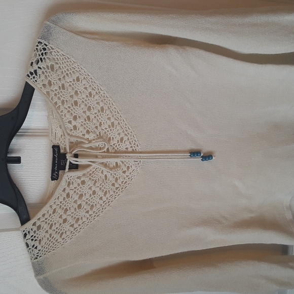 Y2K Crochet neckline Top w/ 3/4 split sleeves Lightweight Knit beaded tie - Picture 5 of 15